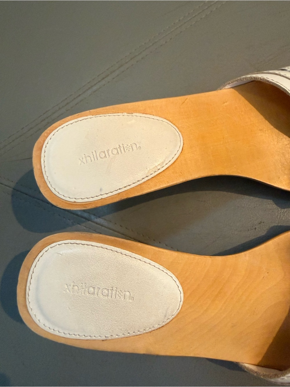 Vintage Classic White Leather and real wooden Slide Heels - Picture 4 of 4